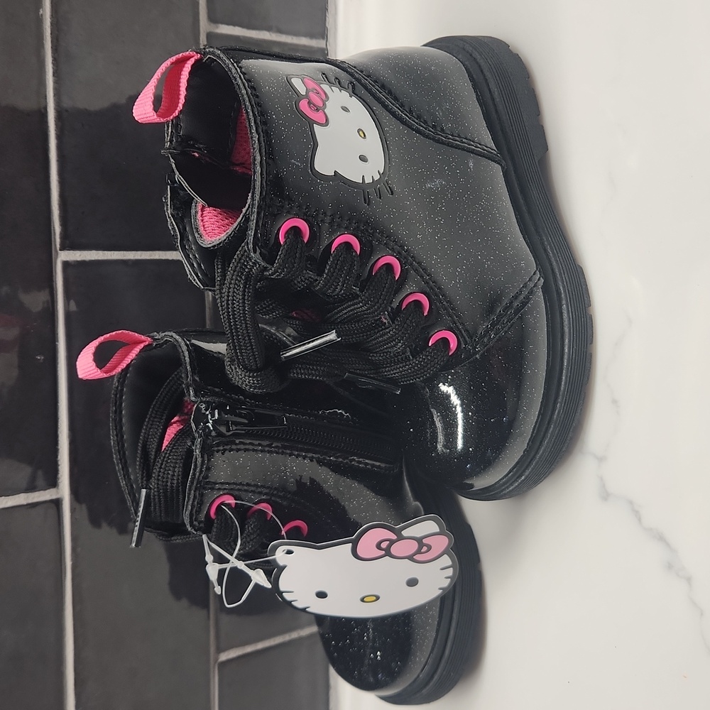 Hello Kitty Boots sz 6 girls NWT